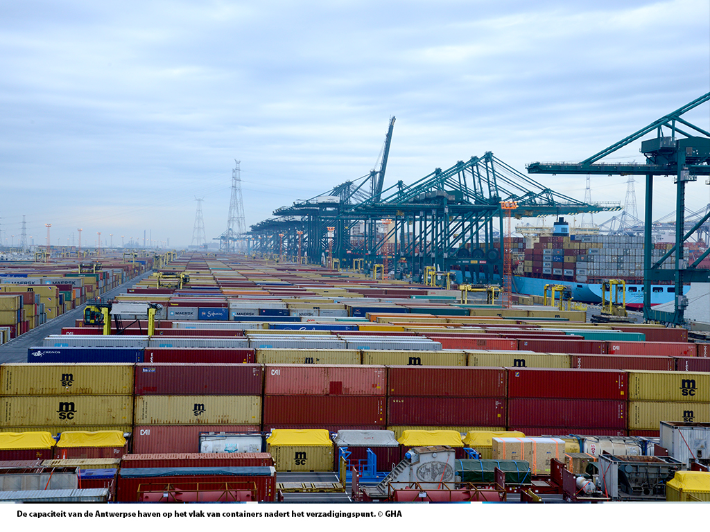 Containers in haven van Antwerpen